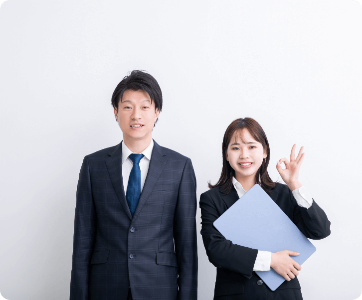 スーツを着た男女